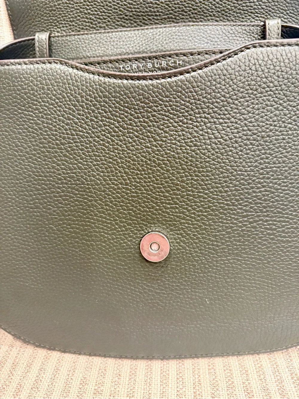 EUC Tory Burch Dark Green Pebbled Leather Crossbody Bag with Matching Wallet - Picture 6 of 16